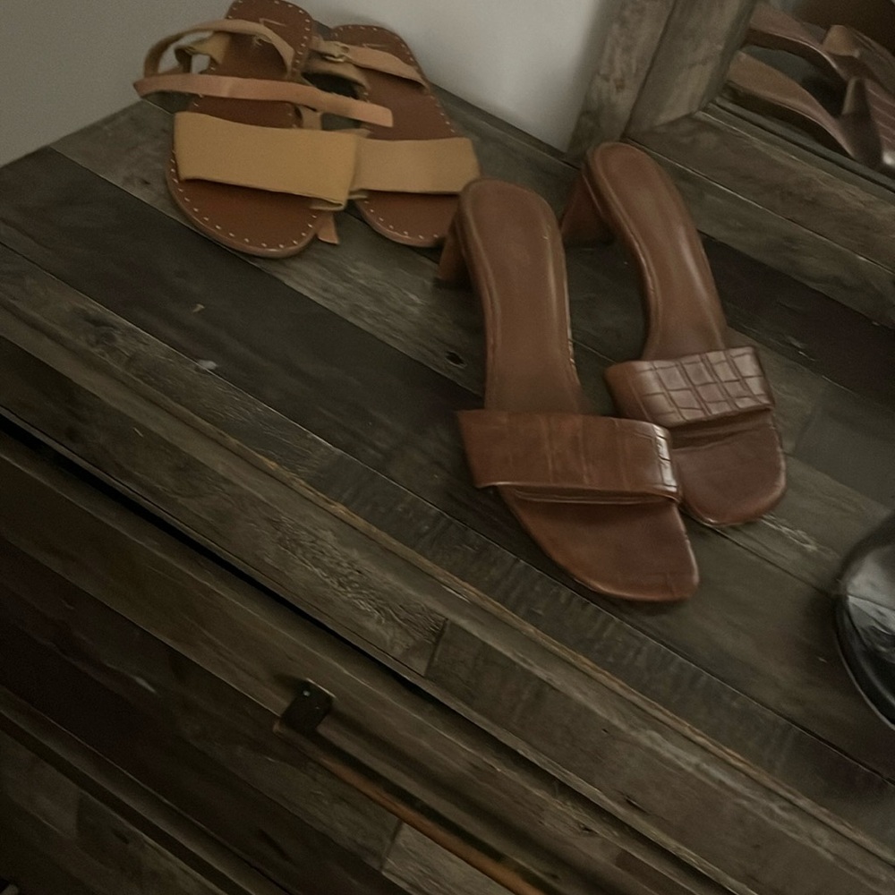 Classic Brown Leather Sandals